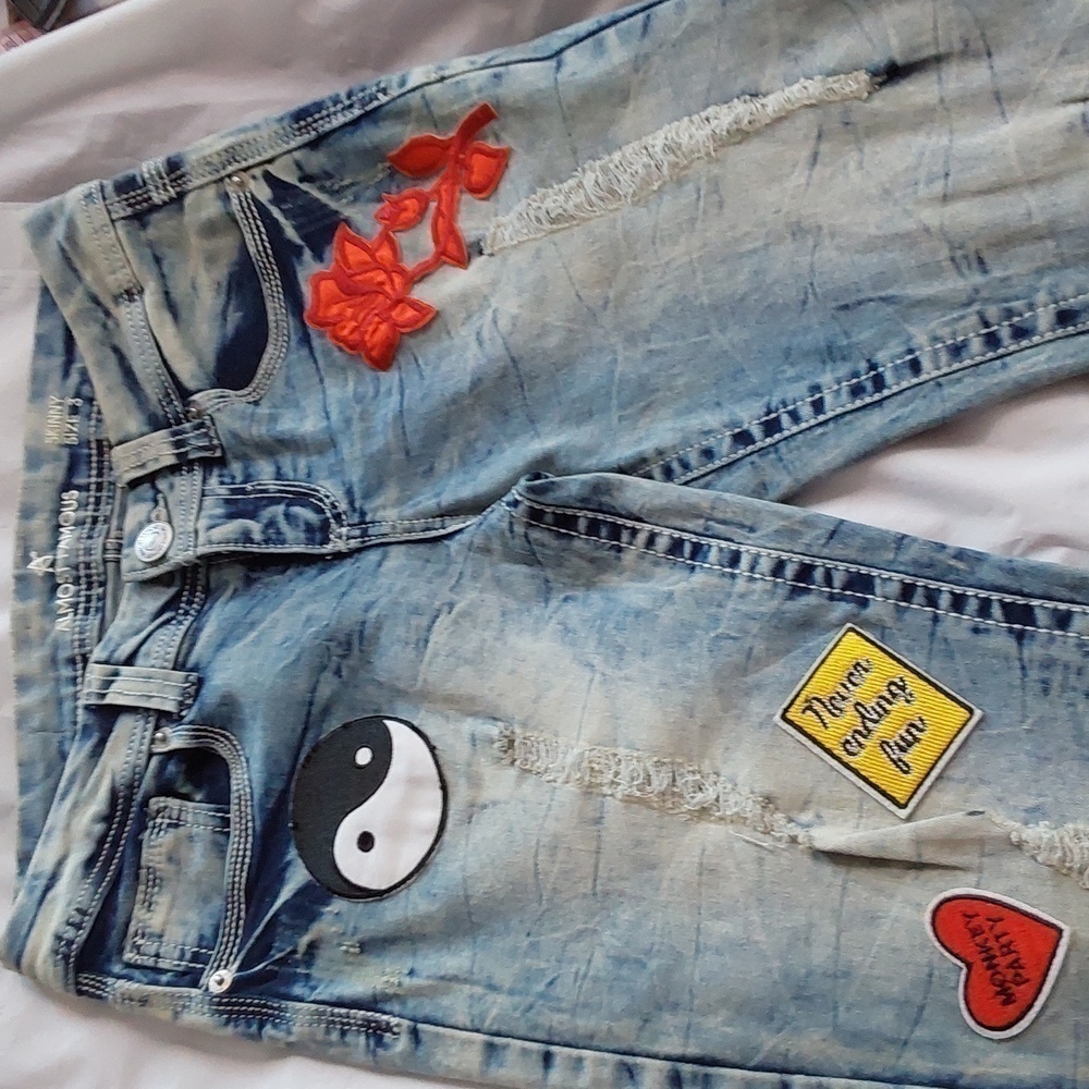 Almost Famous| Light Wash Distressed Jeans Patches Edgy Womens Novelty Sz.3